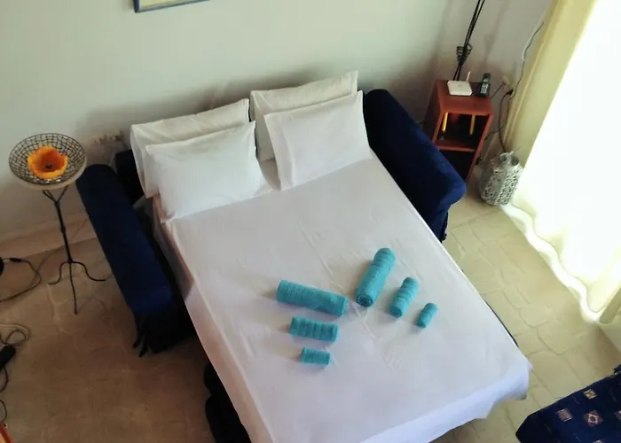 Mykonian Style Pool House 1 W Night Security Guard *