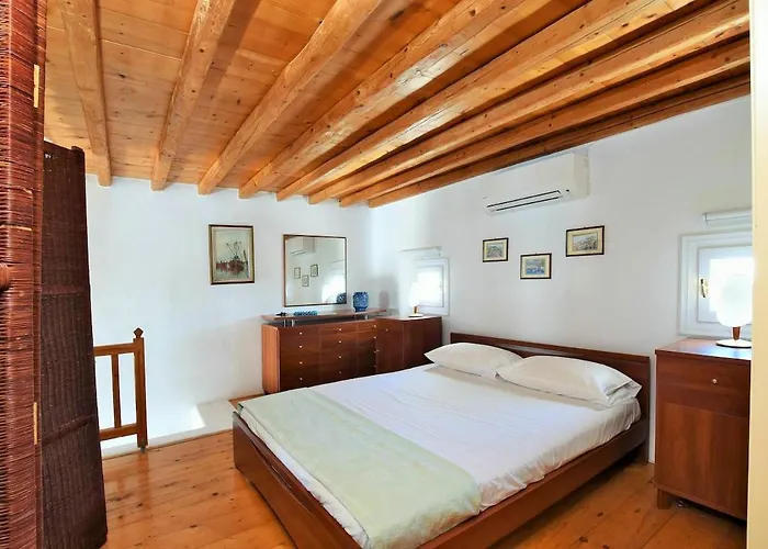 Mykonian Style Pool House 1 W Night Security Guard Apartment